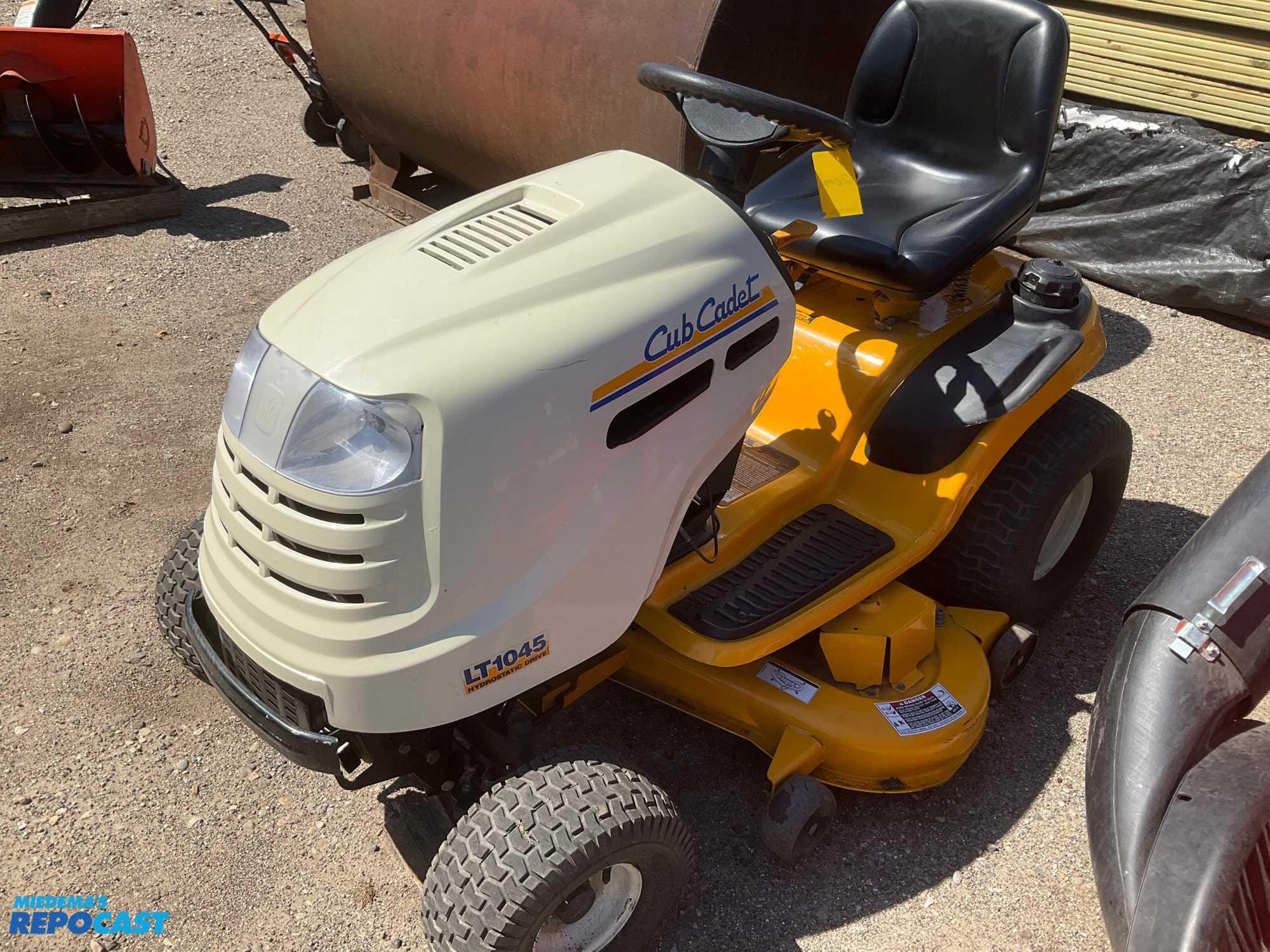 Main image Cub Cadet LT1045