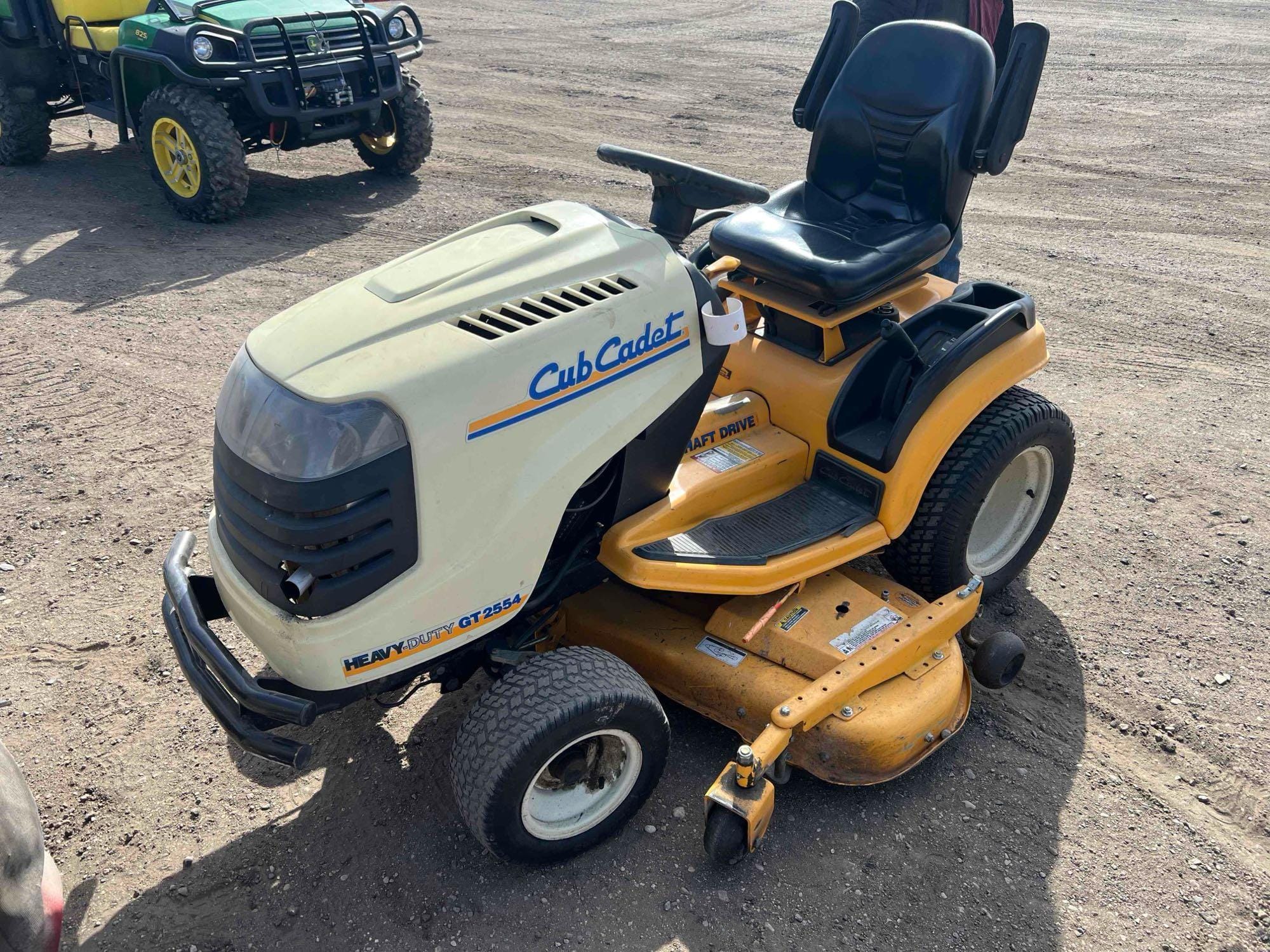 Cub Cadet GT2554 Equipment Image0