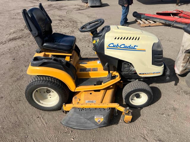 Image of Cub Cadet GT2554 equipment image 4