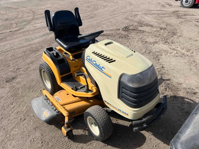 Image of Cub Cadet GT2554 equipment image 2