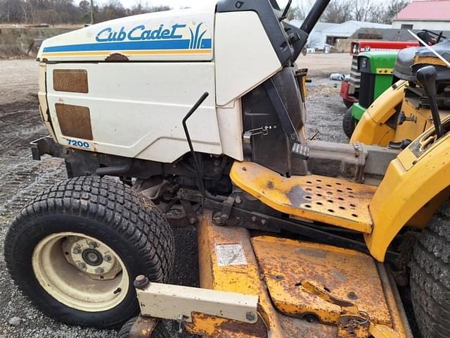 Image of Cub Cadet 7200 equipment image 4