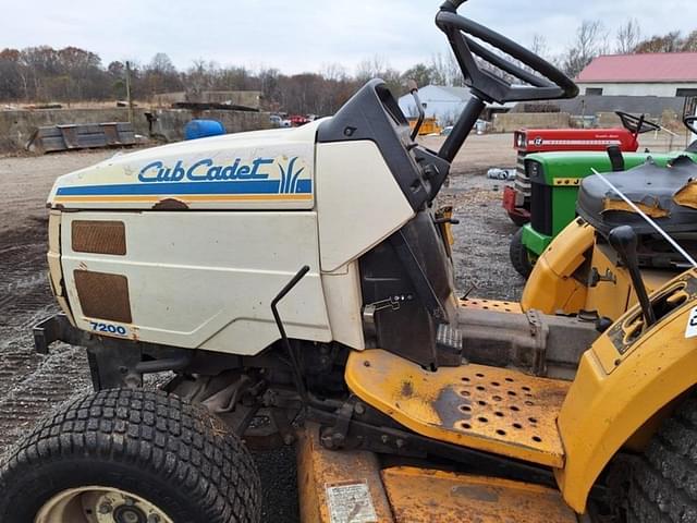 Image of Cub Cadet 7200 equipment image 3