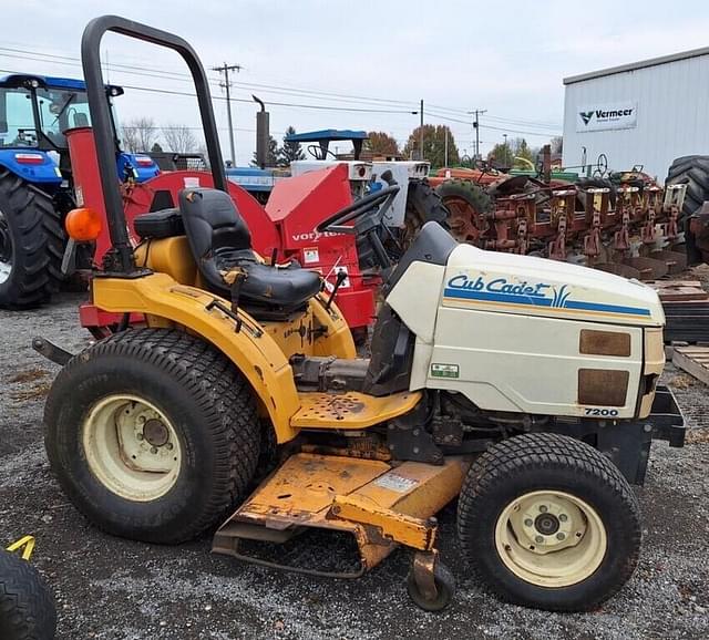 Image of Cub Cadet 7200 equipment image 1