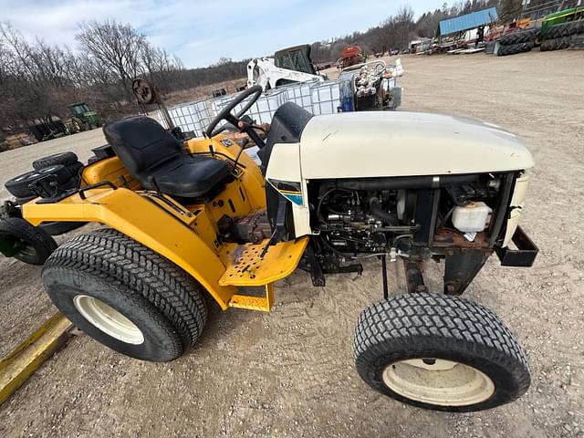 Image of Cub Cadet 7232 equipment image 1