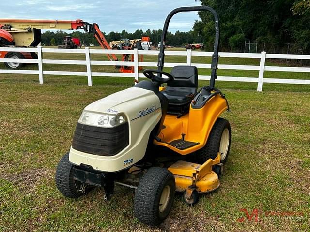 Image of Cub Cadet 7252 equipment image 1