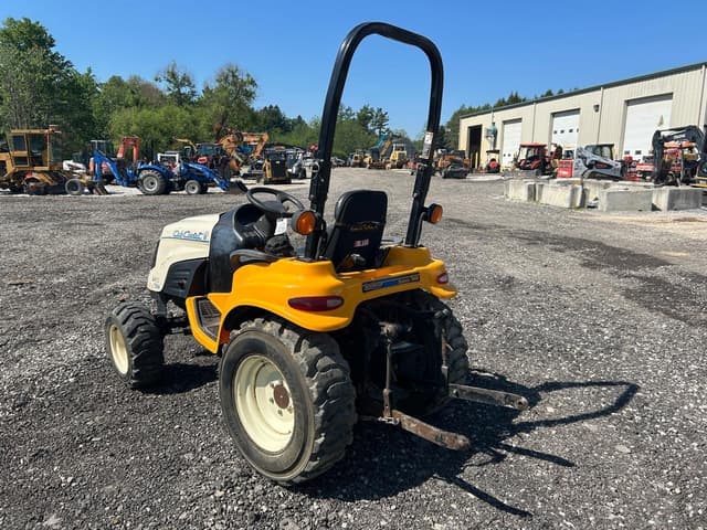 Image of Cub Cadet 7254 equipment image 1