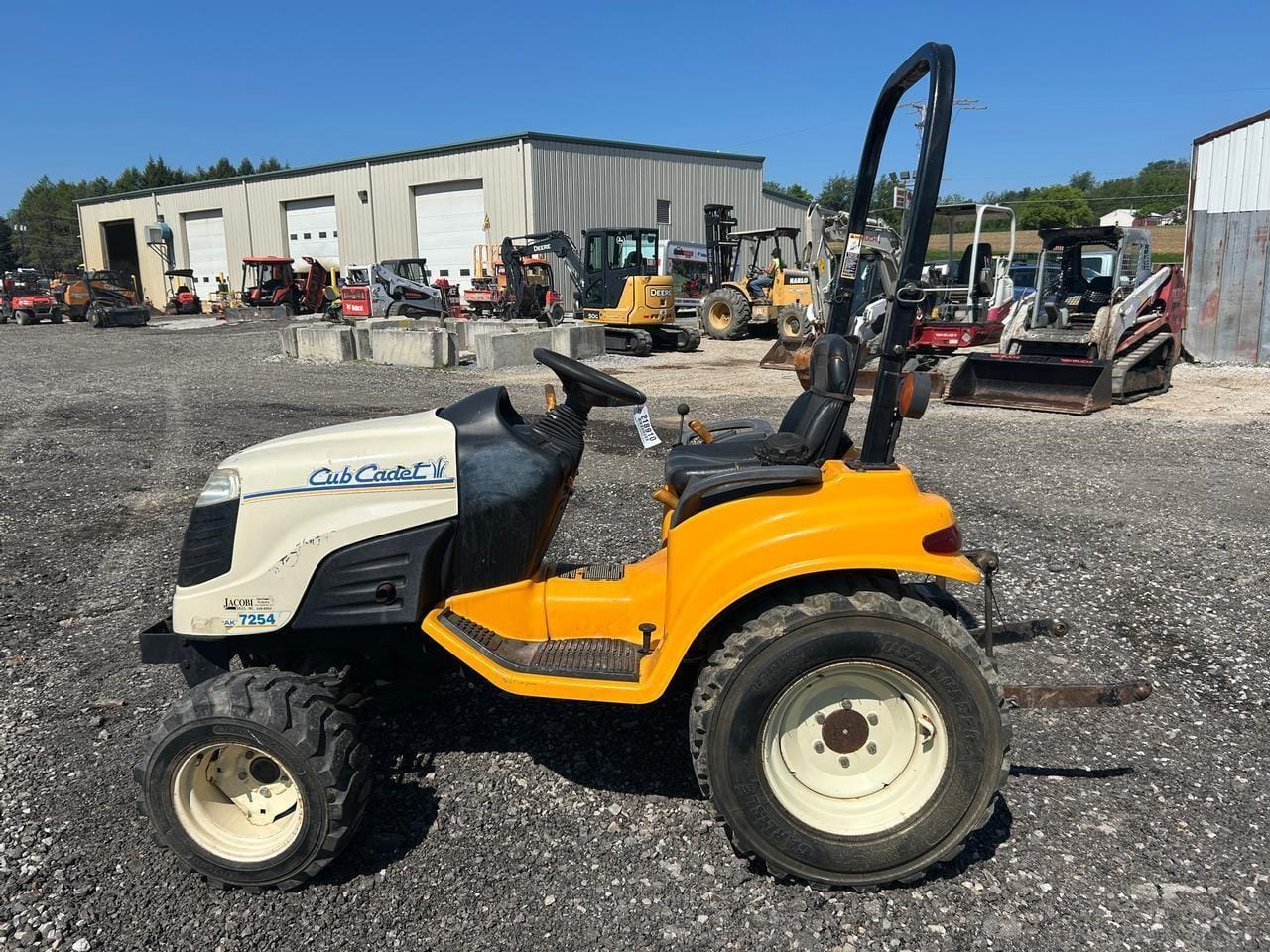 Cub Cadet 7254 Equipment Image0