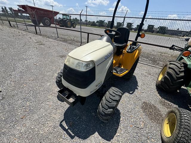 Image of Cub Cadet 7254 equipment image 2