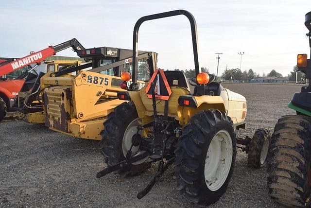 Image of Cub Cadet 7260 equipment image 2