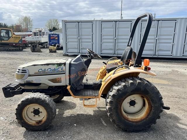 Image of Cub Cadet 7532 equipment image 1
