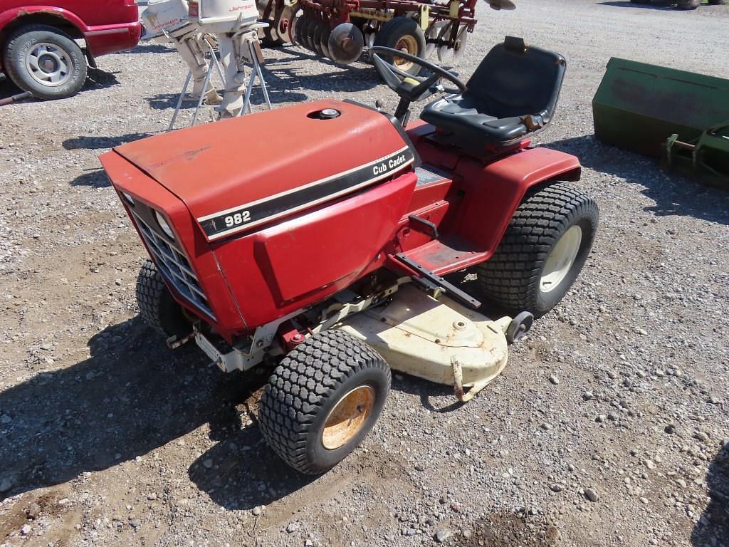 Image of Cub Cadet 982 Primary image