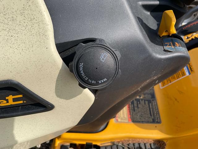 Image of Cub Cadet LTX1040 equipment image 4