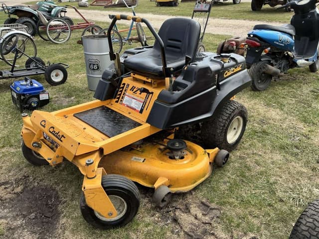 Image of Cub Cadet RZT equipment image 2
