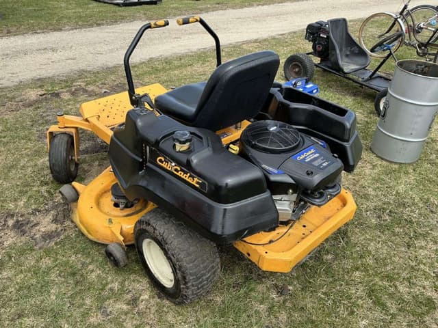 Image of Cub Cadet RZT equipment image 3