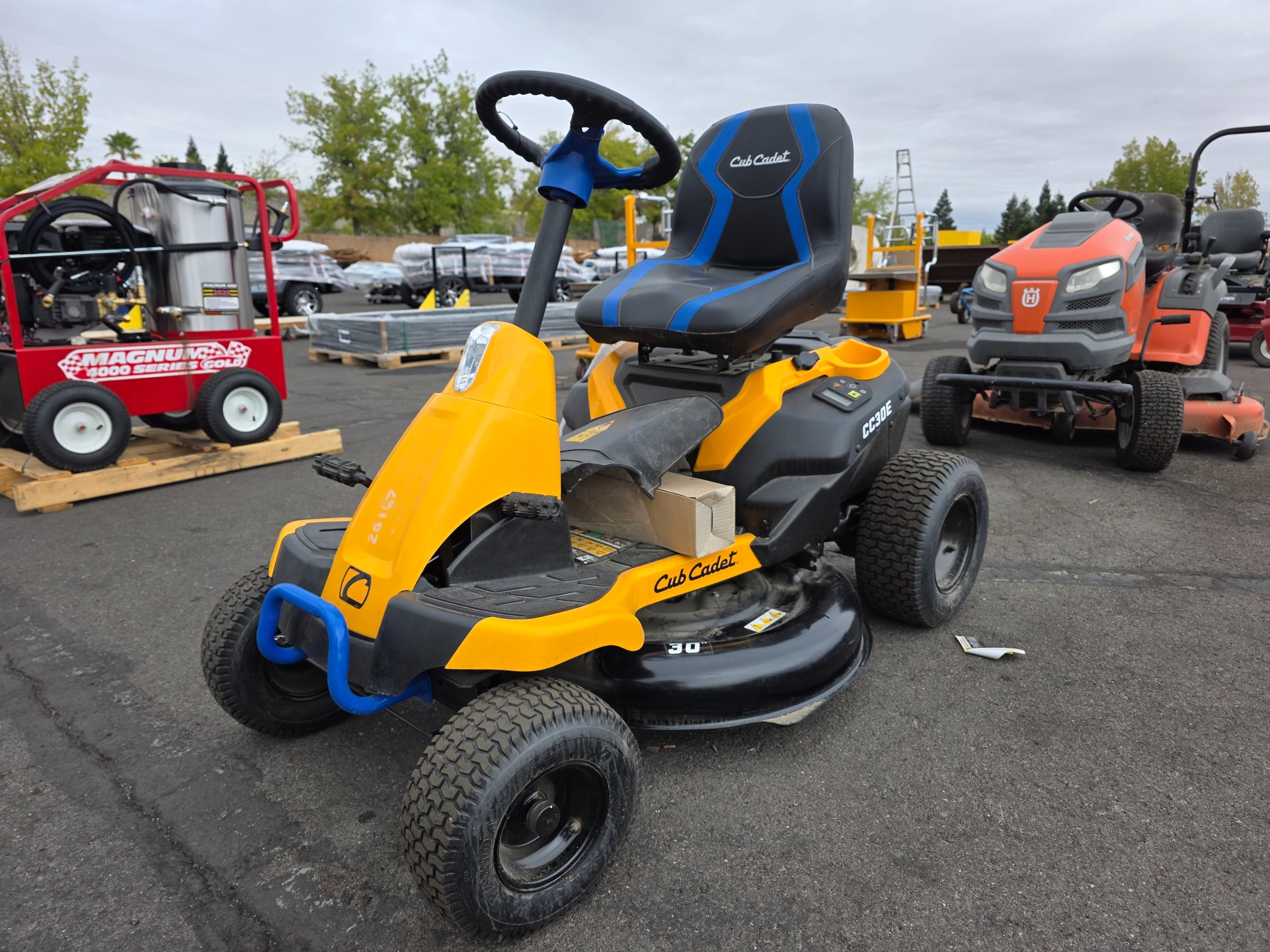 Cub Cadet CC30E Equipment Image0