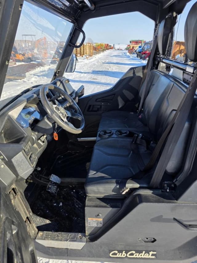 Image of Cub Cadet Challenger 550 equipment image 3