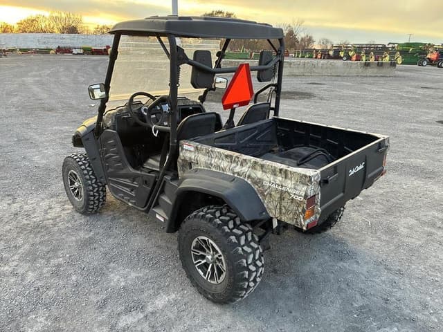 Image of Cub Cadet Challenger 700 equipment image 3