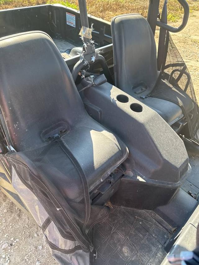 Image of Cub Cadet Challenger 750 Crew equipment image 4