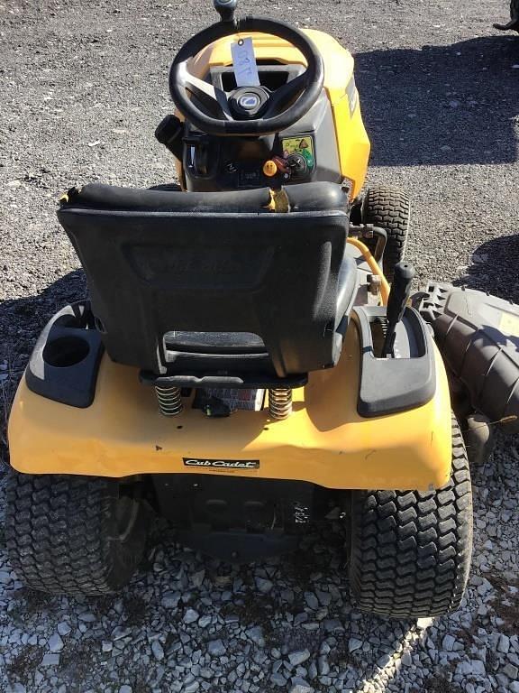 Image of Cub Cadet XT2 equipment image 4