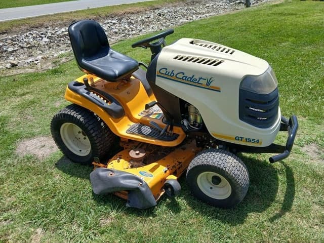 Image of Cub Cadet GT1554 equipment image 2