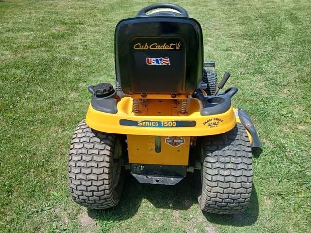 Image of Cub Cadet GT1554 equipment image 4