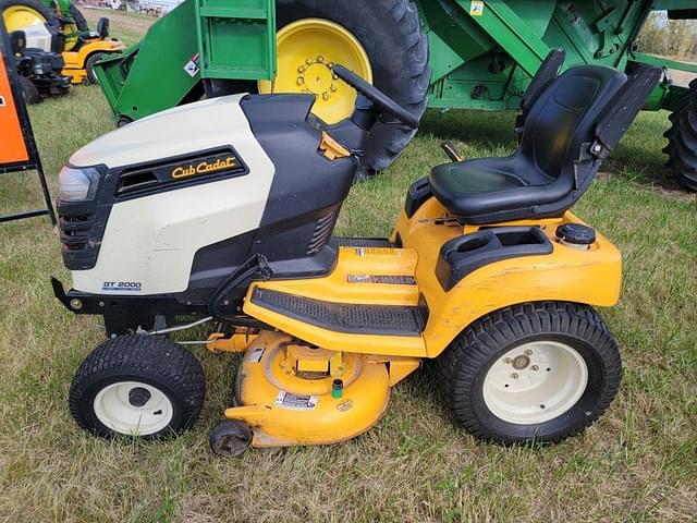 Image of Cub Cadet GT 2000 equipment image 1