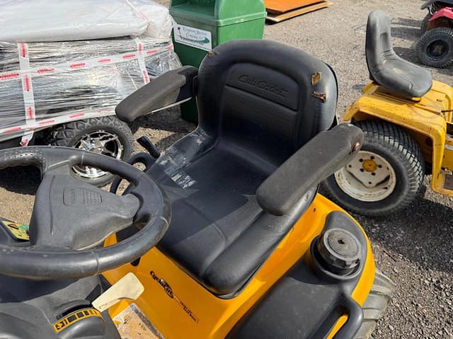 Image of Cub Cadet GT1554 equipment image 4