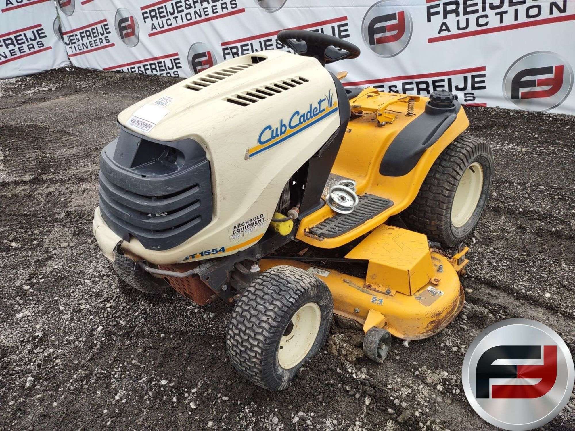 Cub Cadet GT1554 Equipment Image0