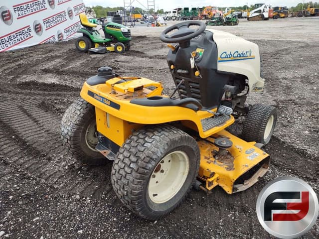 Image of Cub Cadet GT1554 equipment image 4