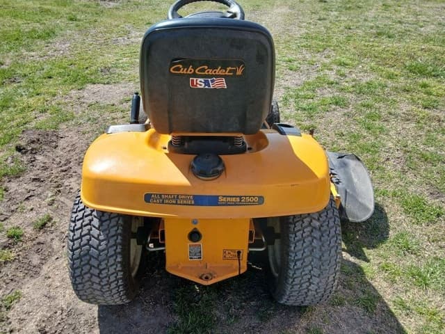 Image of Cub Cadet GT2521 equipment image 3
