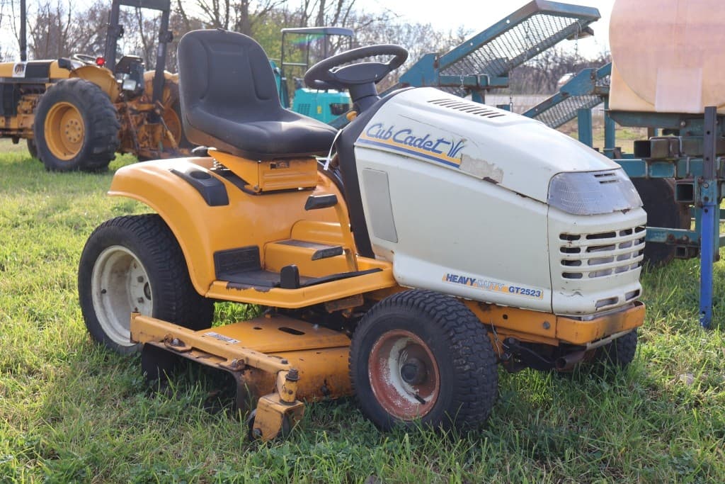 Image of Cub Cadet GT2523 Image 0