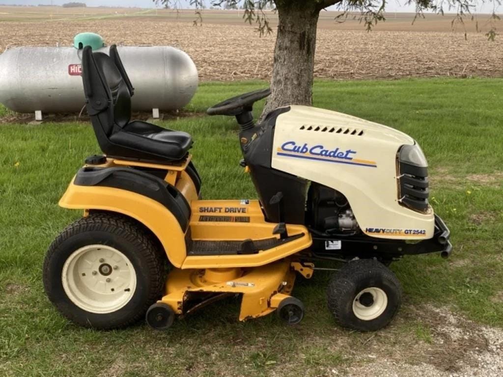Cub Cadet GT2542 Equipment Image0