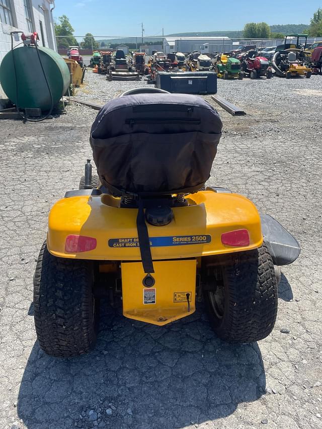 Image of Cub Cadet GT2550 equipment image 2