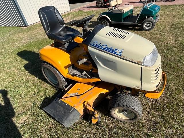 Thumbnail image Cub Cadet GT3235 0