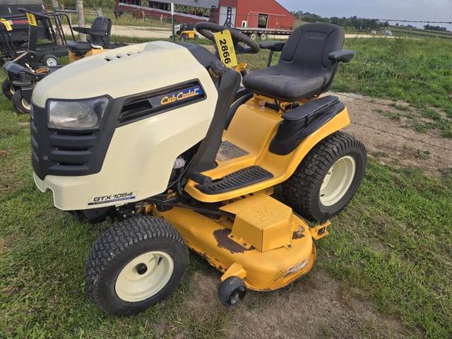 Image of Cub Cadet GTX 1054 equipment image 1