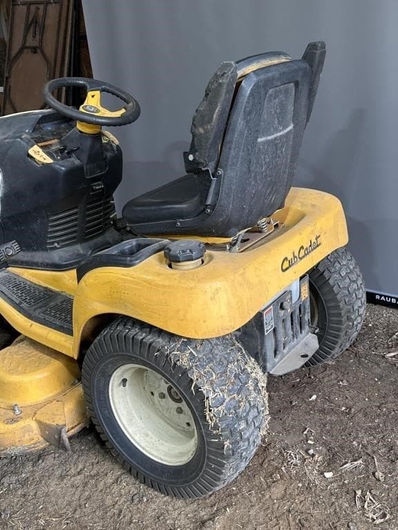 Image of Cub Cadet GTX 2100 equipment image 1