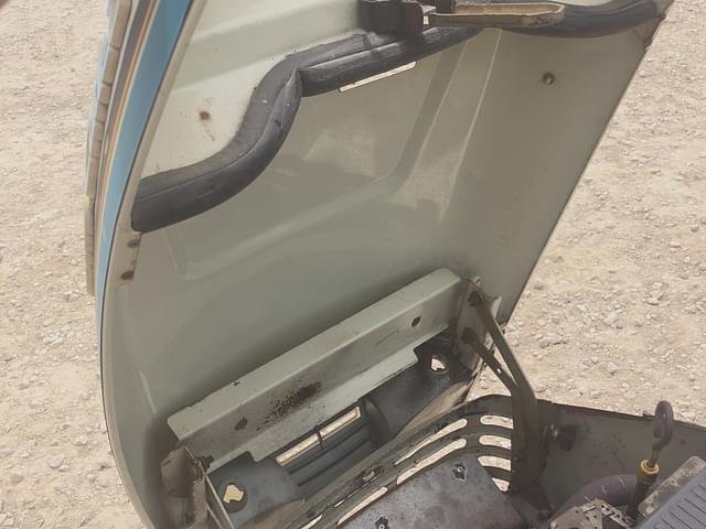 Image of Cub Cadet HDS 2185 equipment image 2
