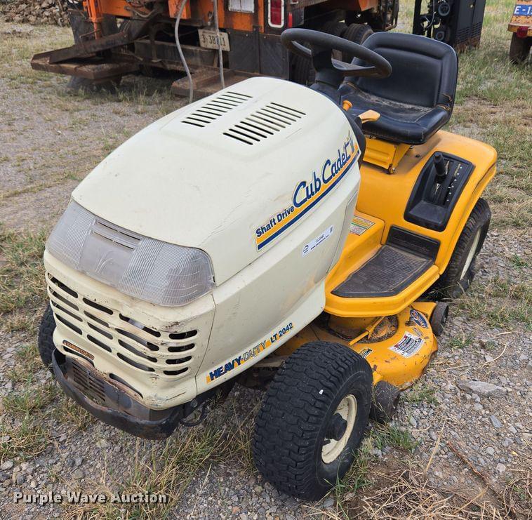 Image of Cub Cadet LT2042 Primary image
