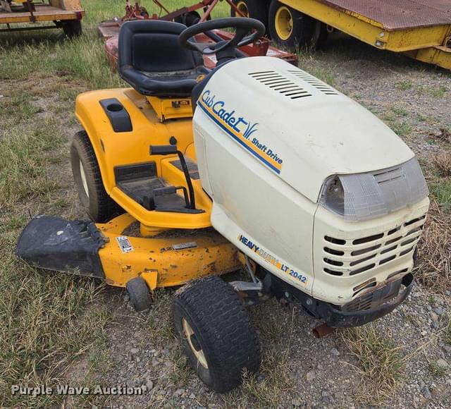 Image of Cub Cadet LT2042 equipment image 2
