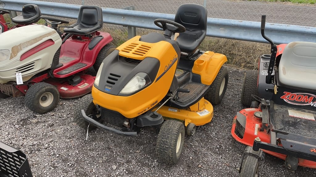 Main image Cub Cadet i1046