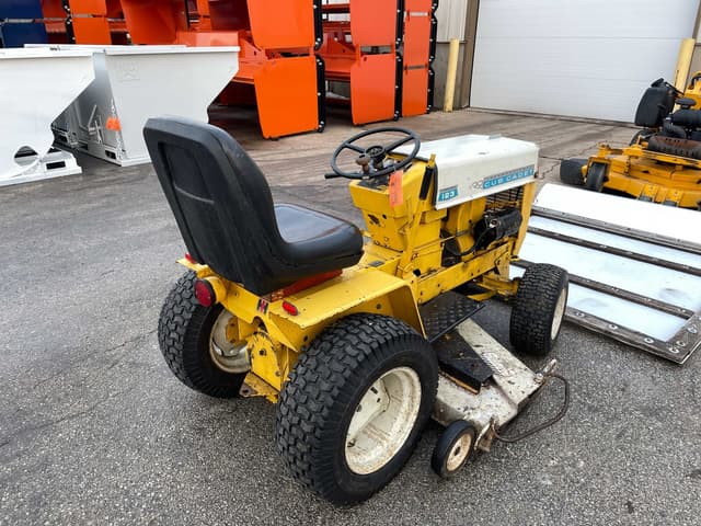 Image of Cub Cadet 123 equipment image 2