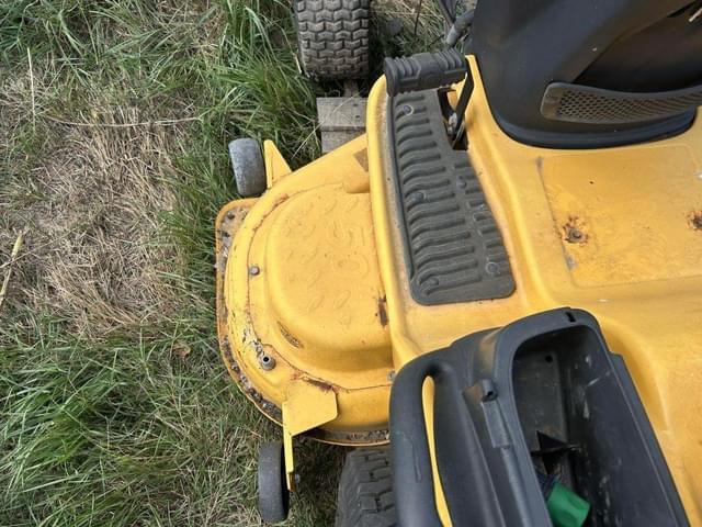 Image of Cub Cadet LTX1050 equipment image 4