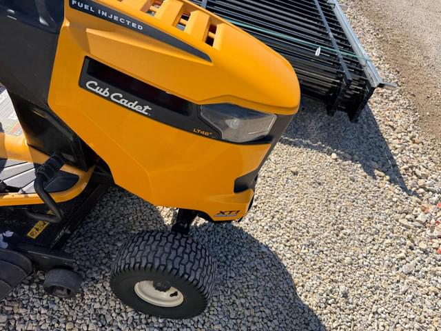 Image of Cub Cadet XT1 equipment image 2