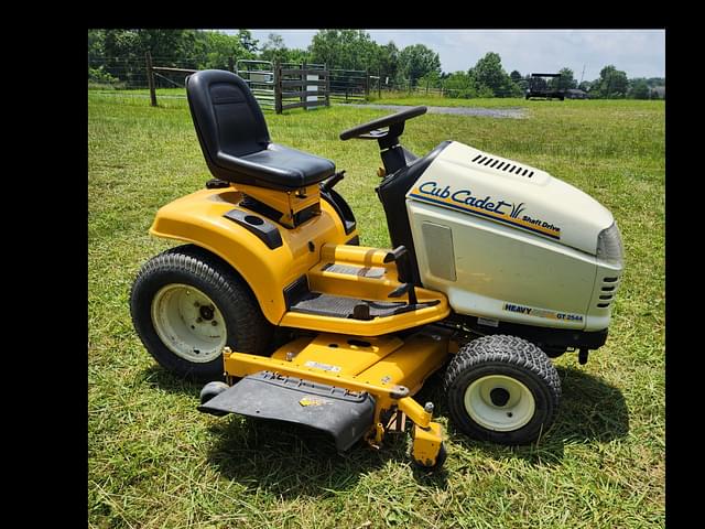 Image of Cub Cadet GT2544 equipment image 2