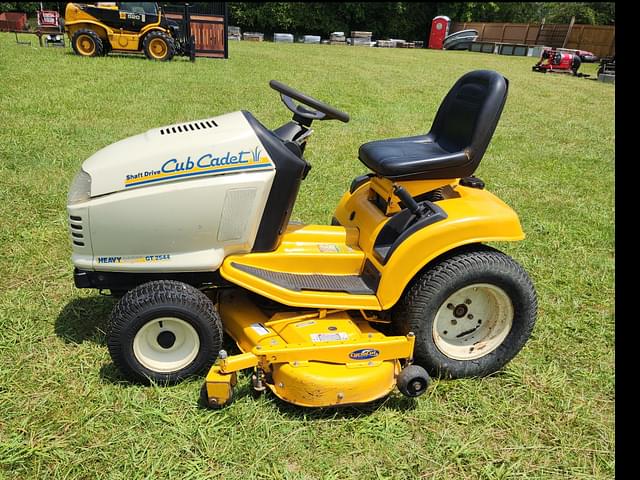 Image of Cub Cadet GT2544 equipment image 3