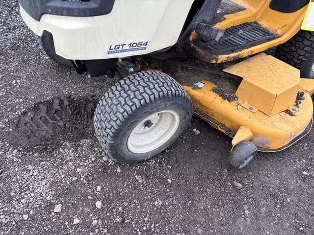 Image of Cub Cadet LGT1054 equipment image 4