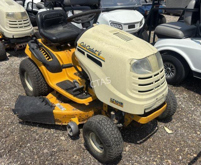 Image of Cub Cadet LT1018 equipment image 1