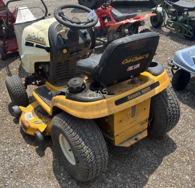 Image of Cub Cadet LT1018 equipment image 3