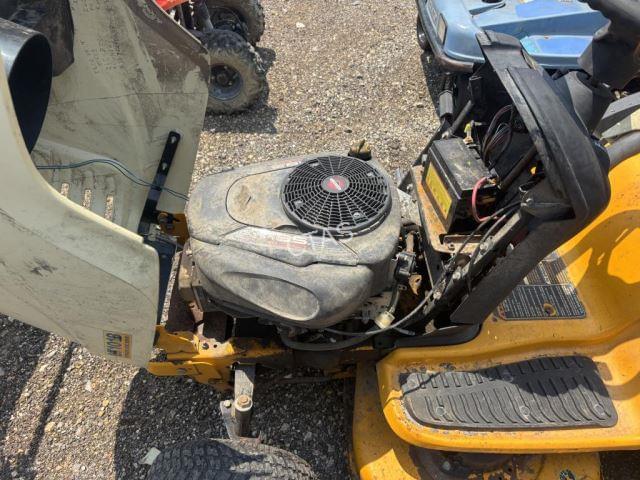 Image of Cub Cadet LT1018 equipment image 4