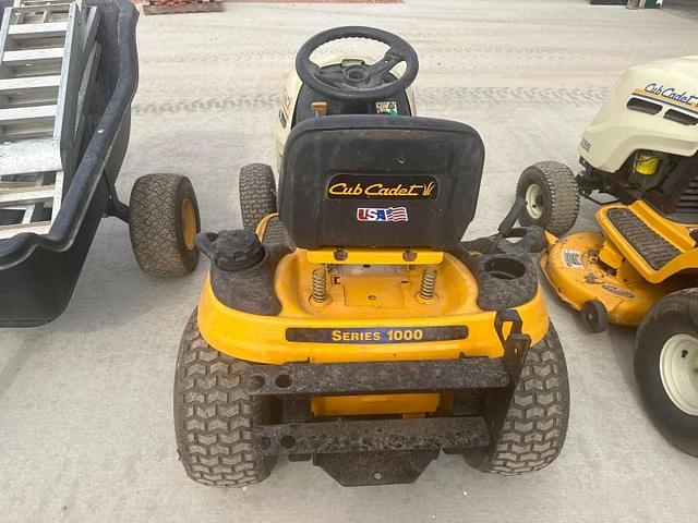 Image of Cub Cadet LT1042 equipment image 4